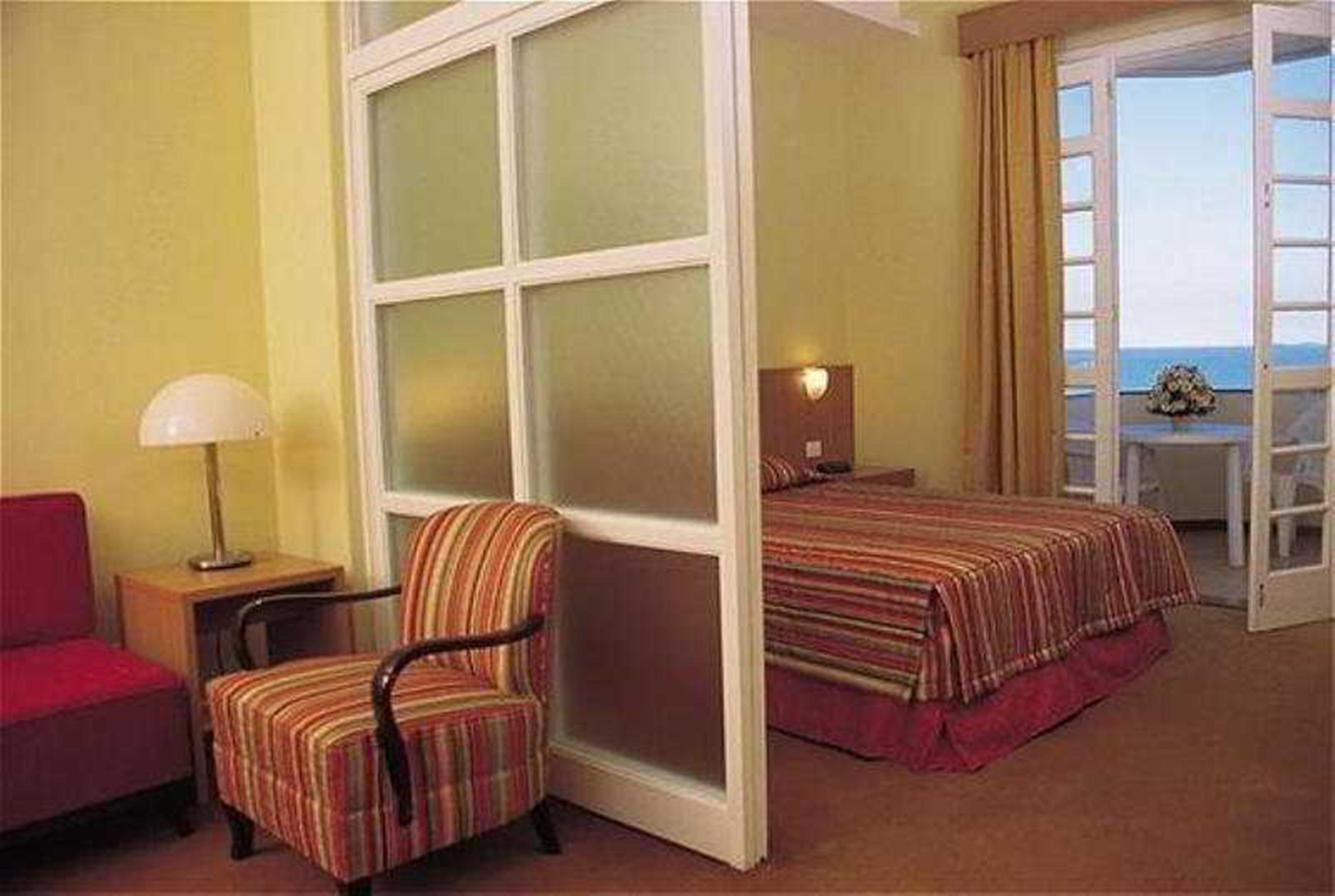 Rio Lancaster Hotel